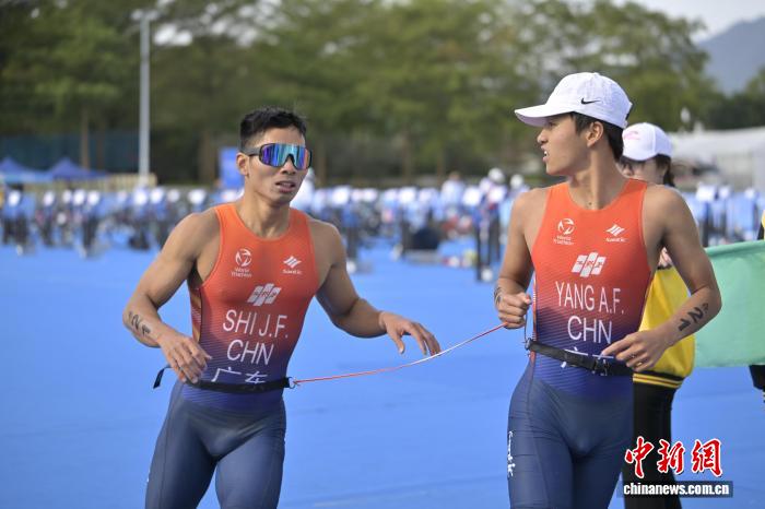 国内首个残疾人铁人三项赛事在肇庆开赛，134名