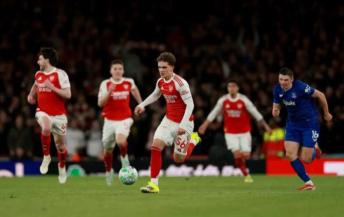 16岁少年道曼英超最年轻破门，阿森纳双线告捷争