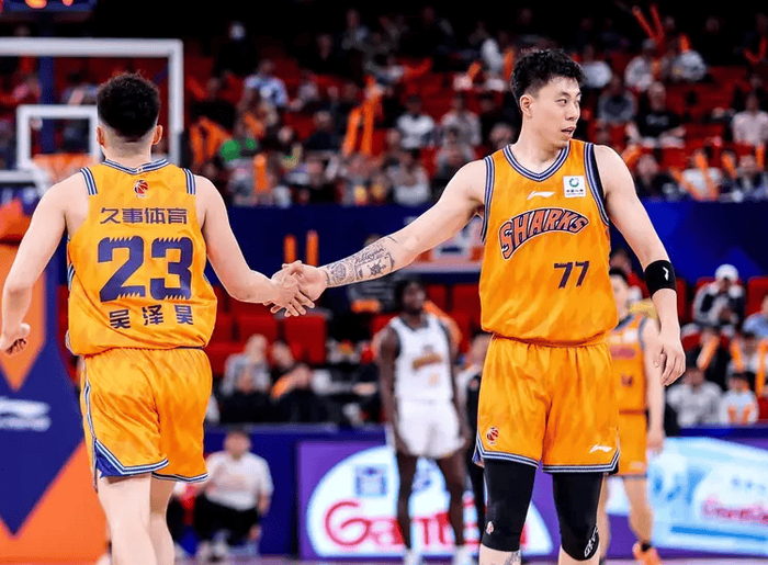 上海111-71大胜四川终结连败，李弘权洛夫顿联手