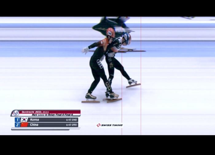 林孝埈助力中国队摘银 女子接力铜牌收官